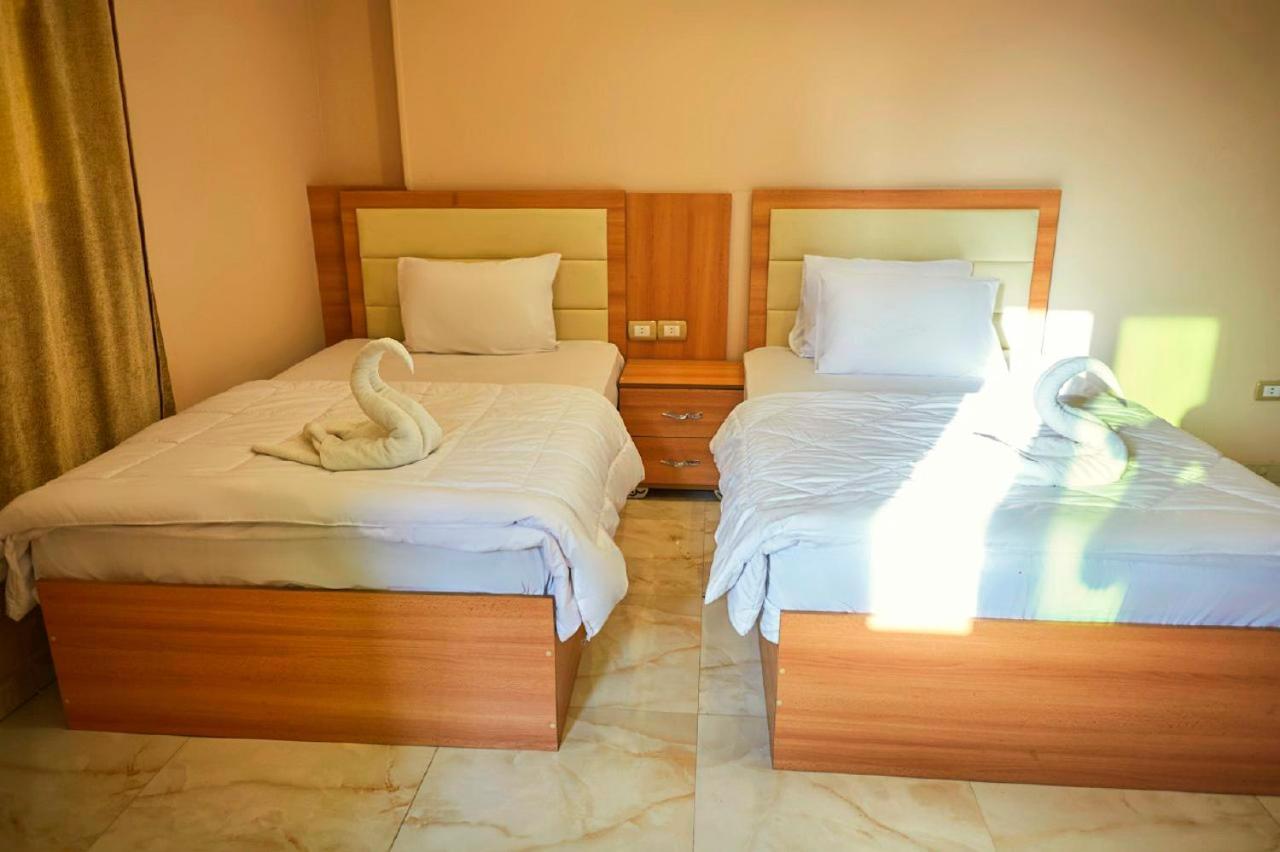 Grand Golden Pyramids View Hotel Kafrat al Jabal Ngoại thất bức ảnh