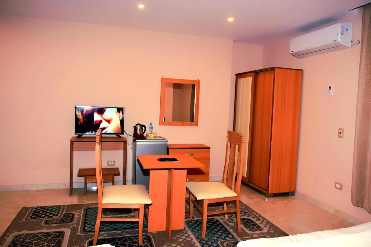 Grand Golden Pyramids View Hotel Kafrat al Jabal Ngoại thất bức ảnh