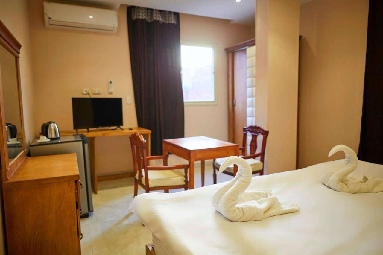 Grand Golden Pyramids View Hotel Kafrat al Jabal Ngoại thất bức ảnh