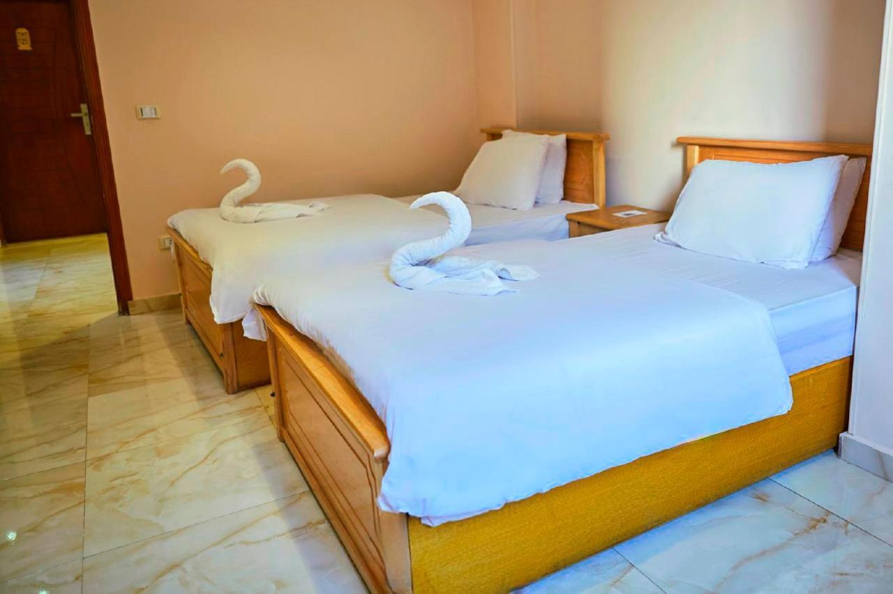 Grand Golden Pyramids View Hotel Kafrat al Jabal Ngoại thất bức ảnh