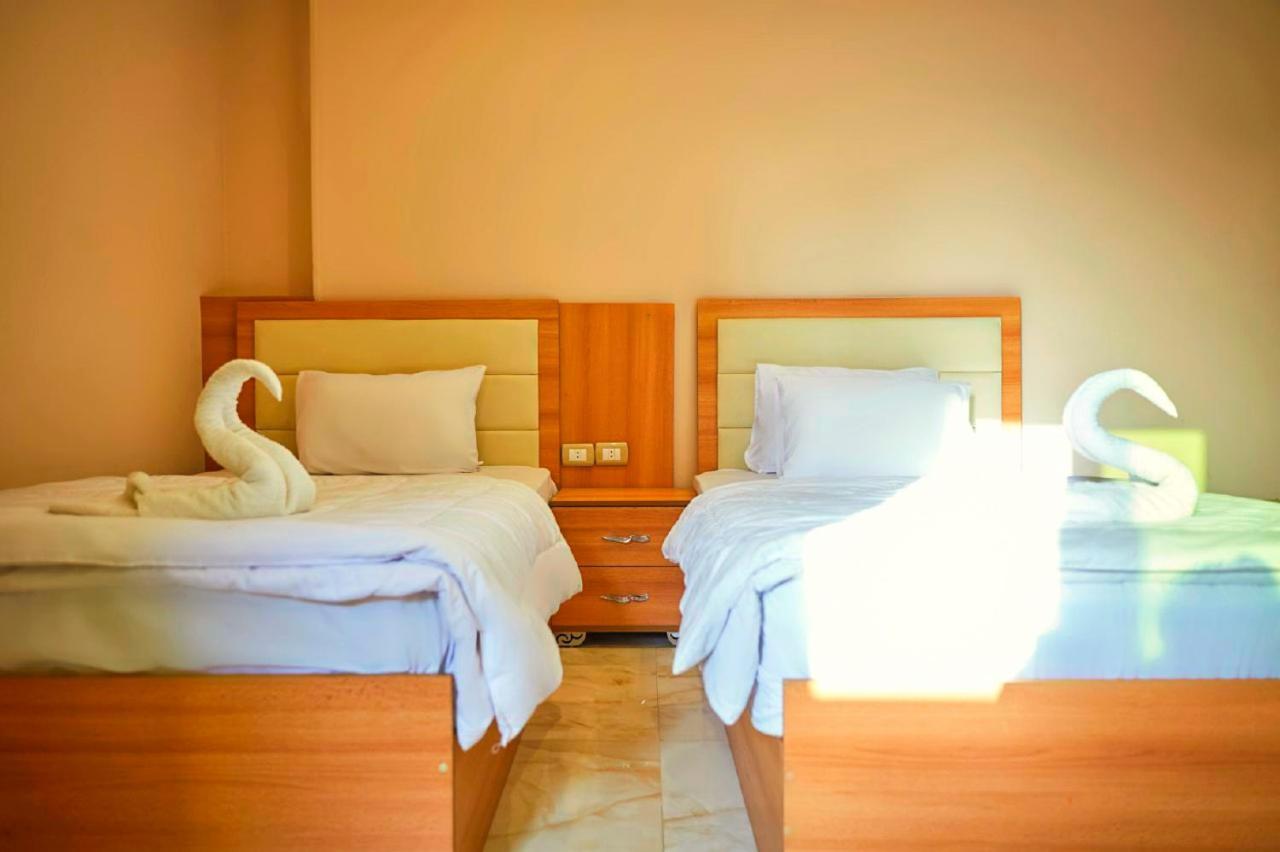 Grand Golden Pyramids View Hotel Kafrat al Jabal Ngoại thất bức ảnh